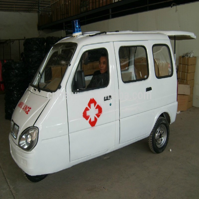 4 People Closed Ambulance Motorized Tricycle in Africa 201 - 250cc 11L Gasoline Passenger Drum Brake 2.8l/100km Electric/kick