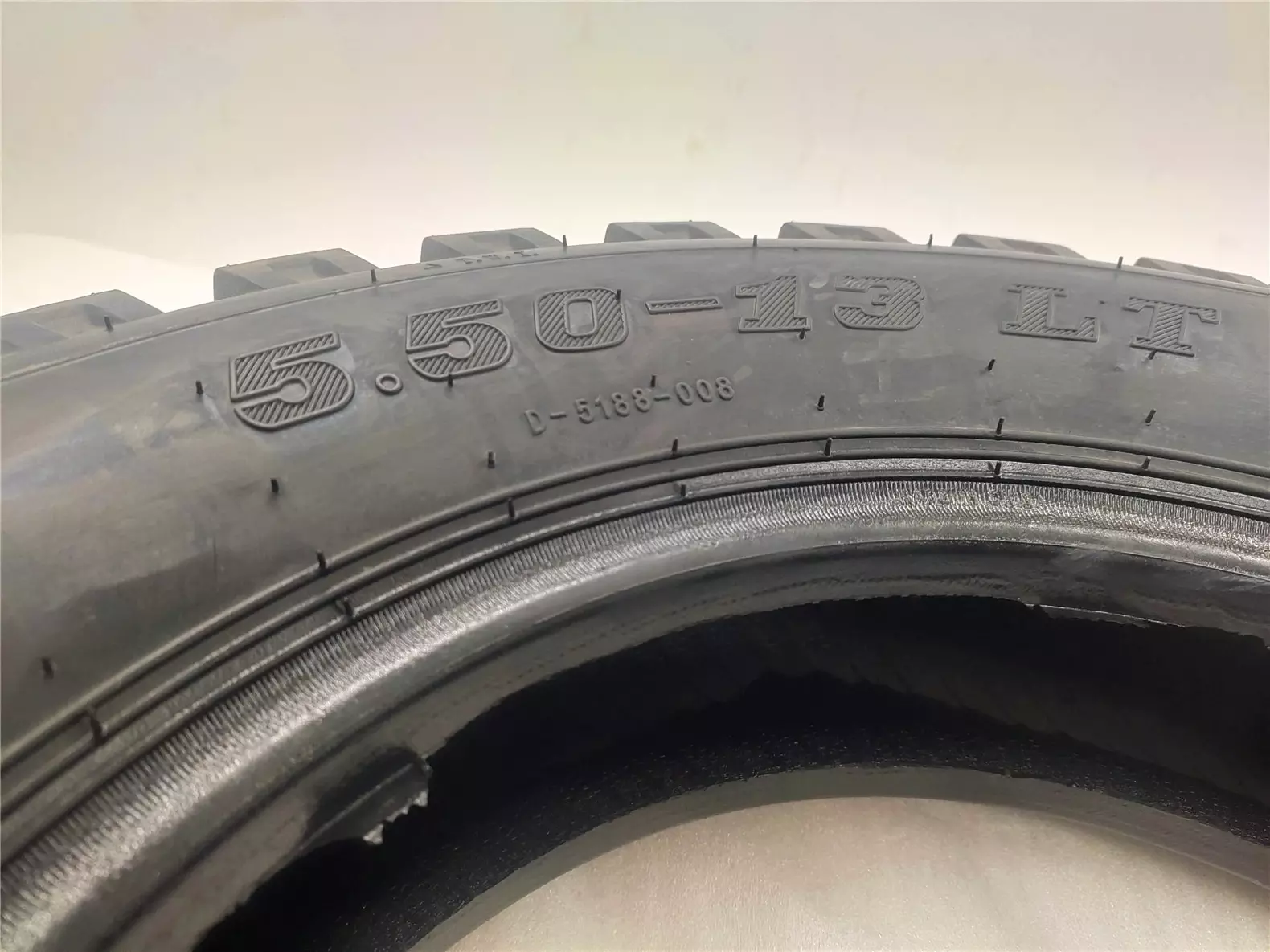 Popular Pattern Motorcycle Tyre Tricycle Tire Black OEM 5.5-13 acking Global Rubber Color Material CCC Rating Origin Type
