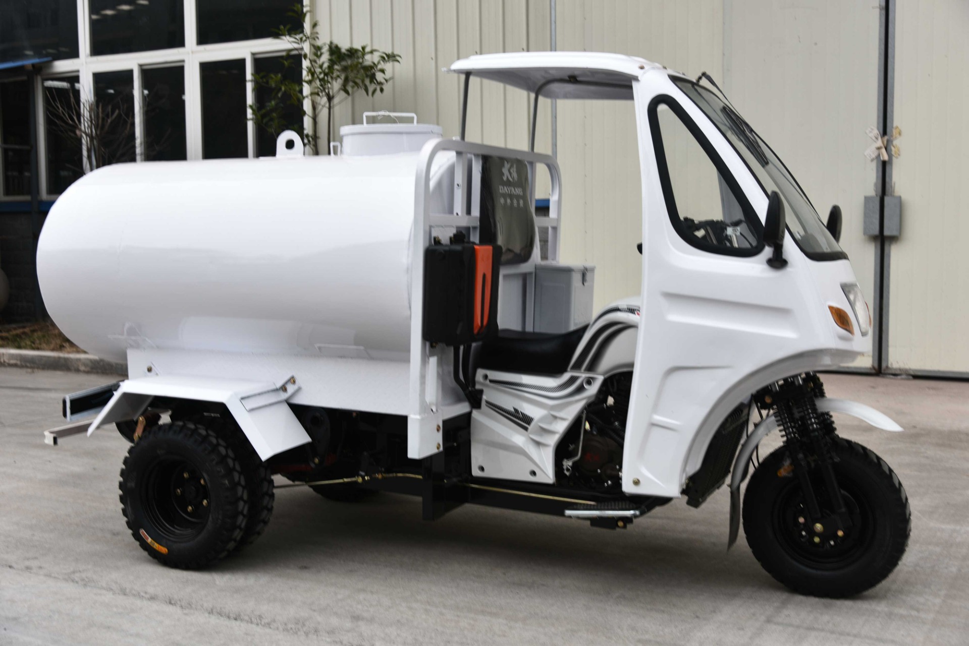 200 250cc water tank truck  multi-function sprinkler truck water  tricycle from original factory quality approved