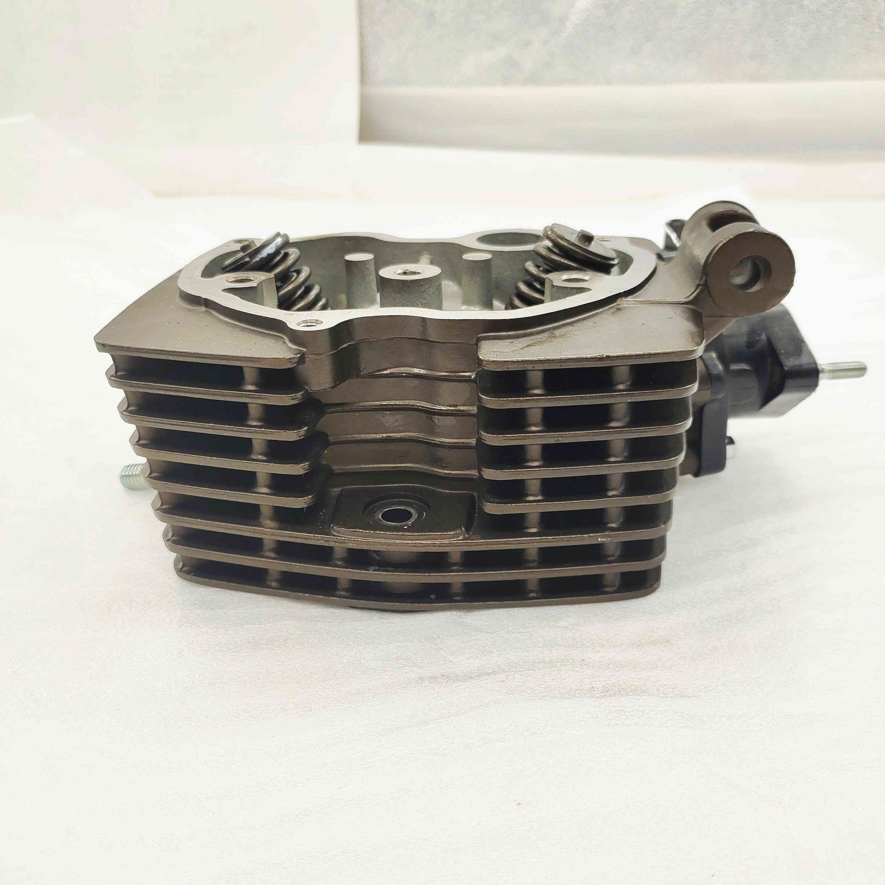 DAYANG hot sale motorcycle spare parts tricycle LIFAN150 air-cooled engine cylinder head custom origin type for adult