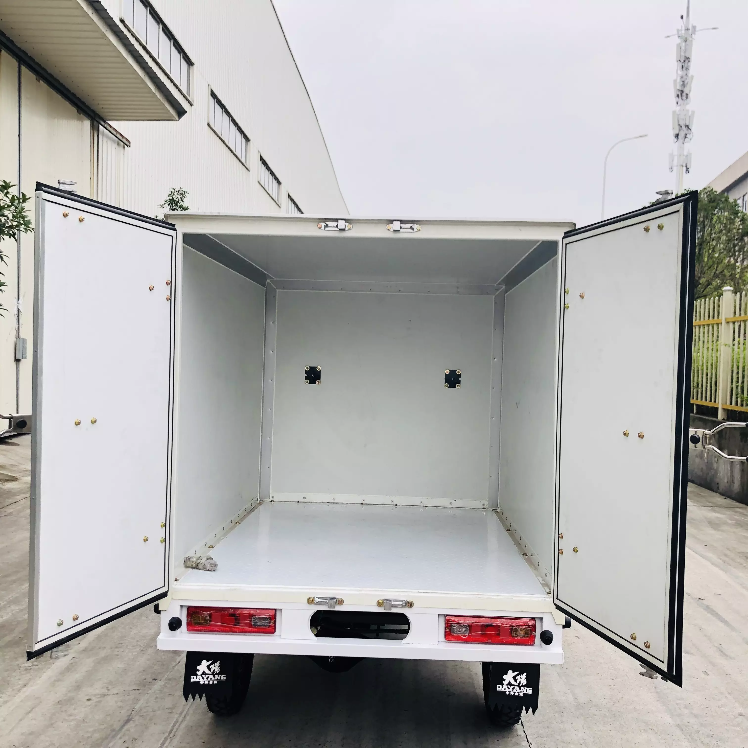 200cc High Quality Engine single Cylinder Air-cooled Dongba semi-floating Changan 220-strand rear axle White Body CCC Origin