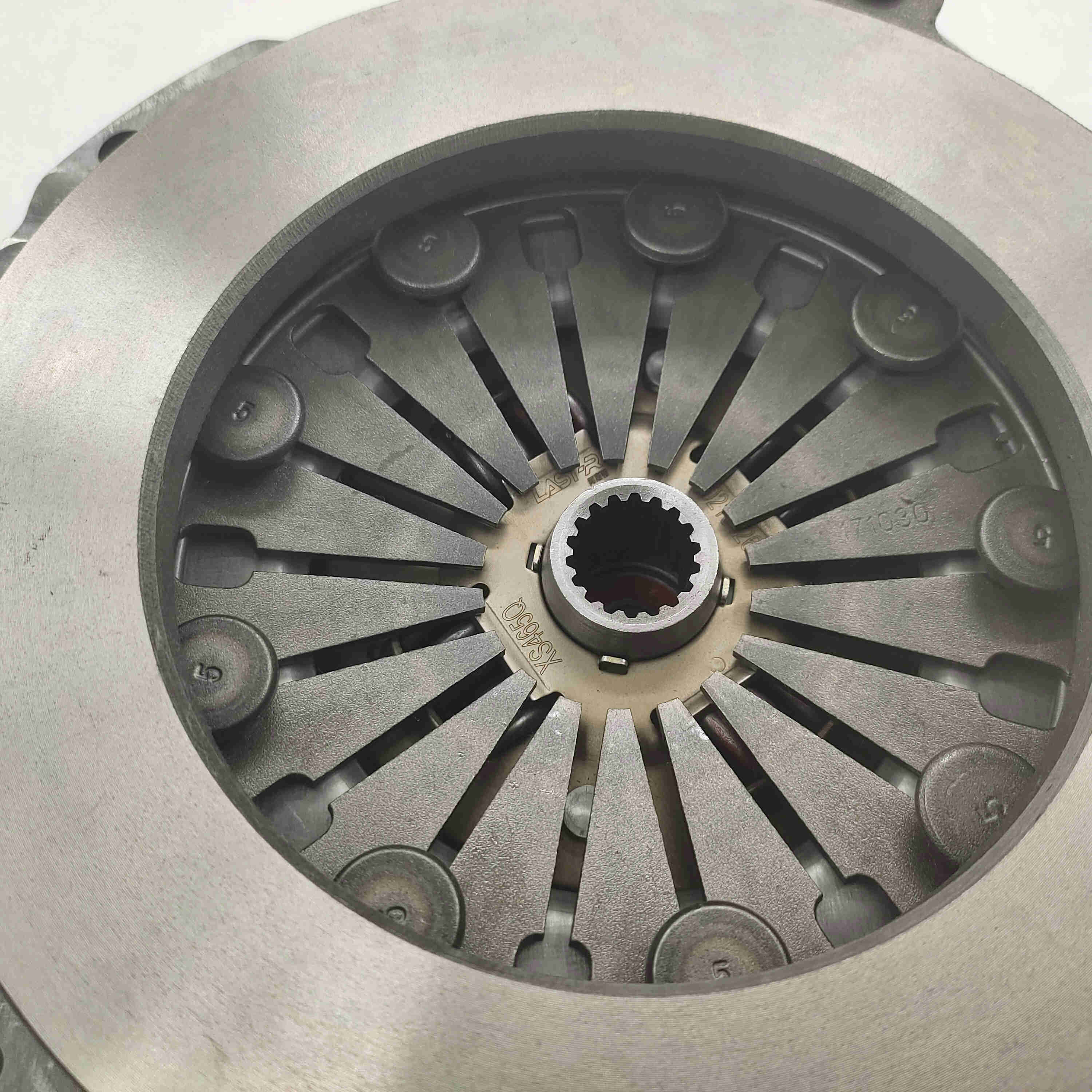 China Factory Direct Injection engine parts for common aluminum alloy Wet  flywheel clutch assembly for global market