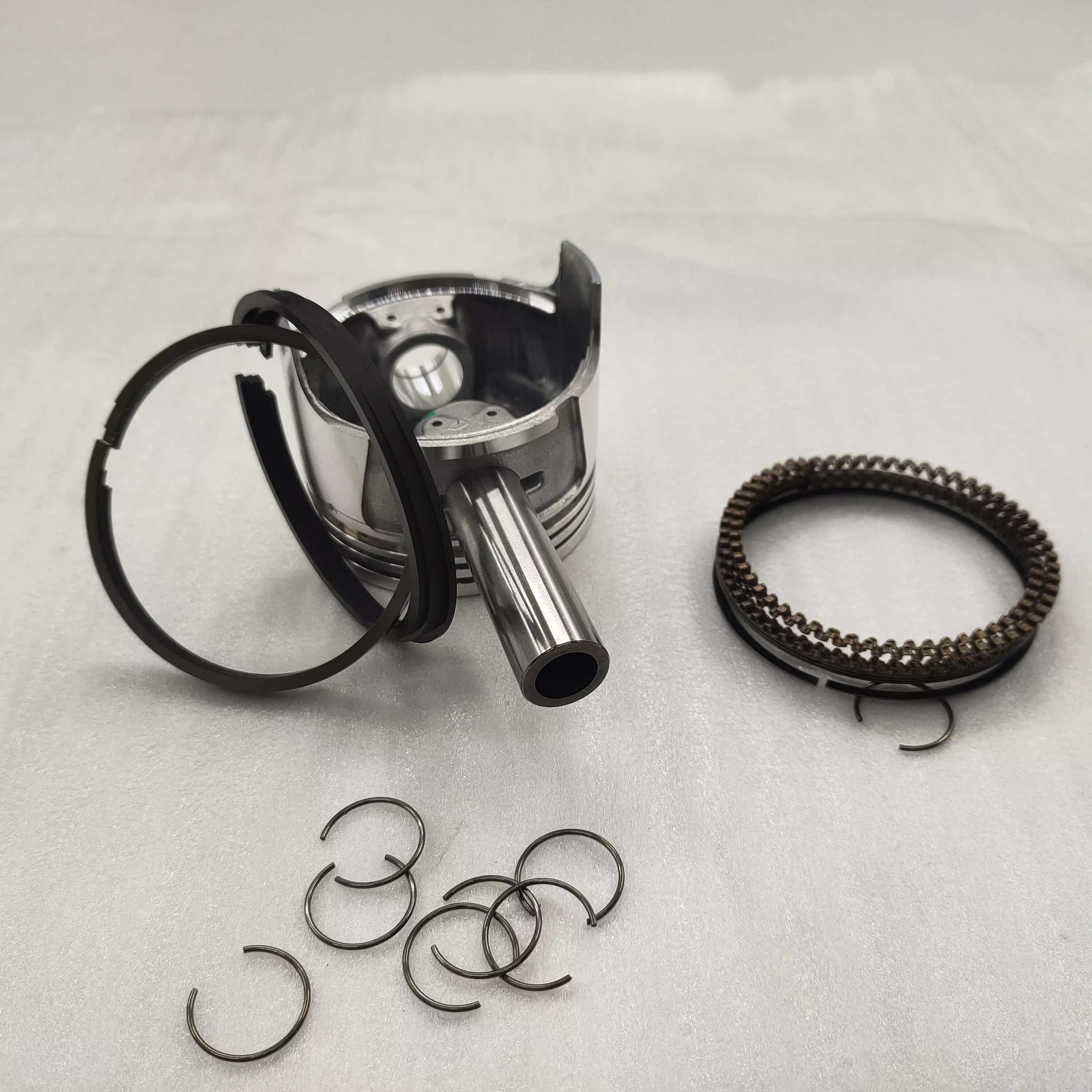 Dayang Tricycle Parts High-quality 800cc Engine Parts Piston Assembly Piston Pin Piston Ring Circlip