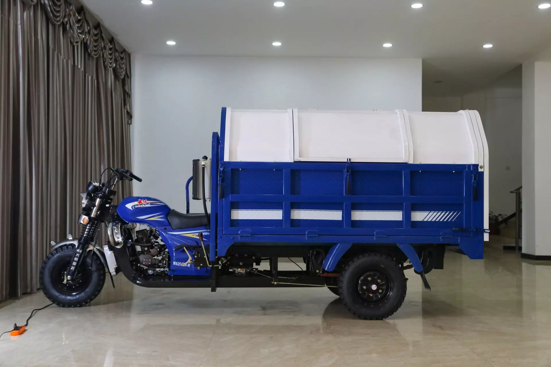 DAYANG Road sanitation cleaning garbage motor tricycle garbage truck tricycle for cargo