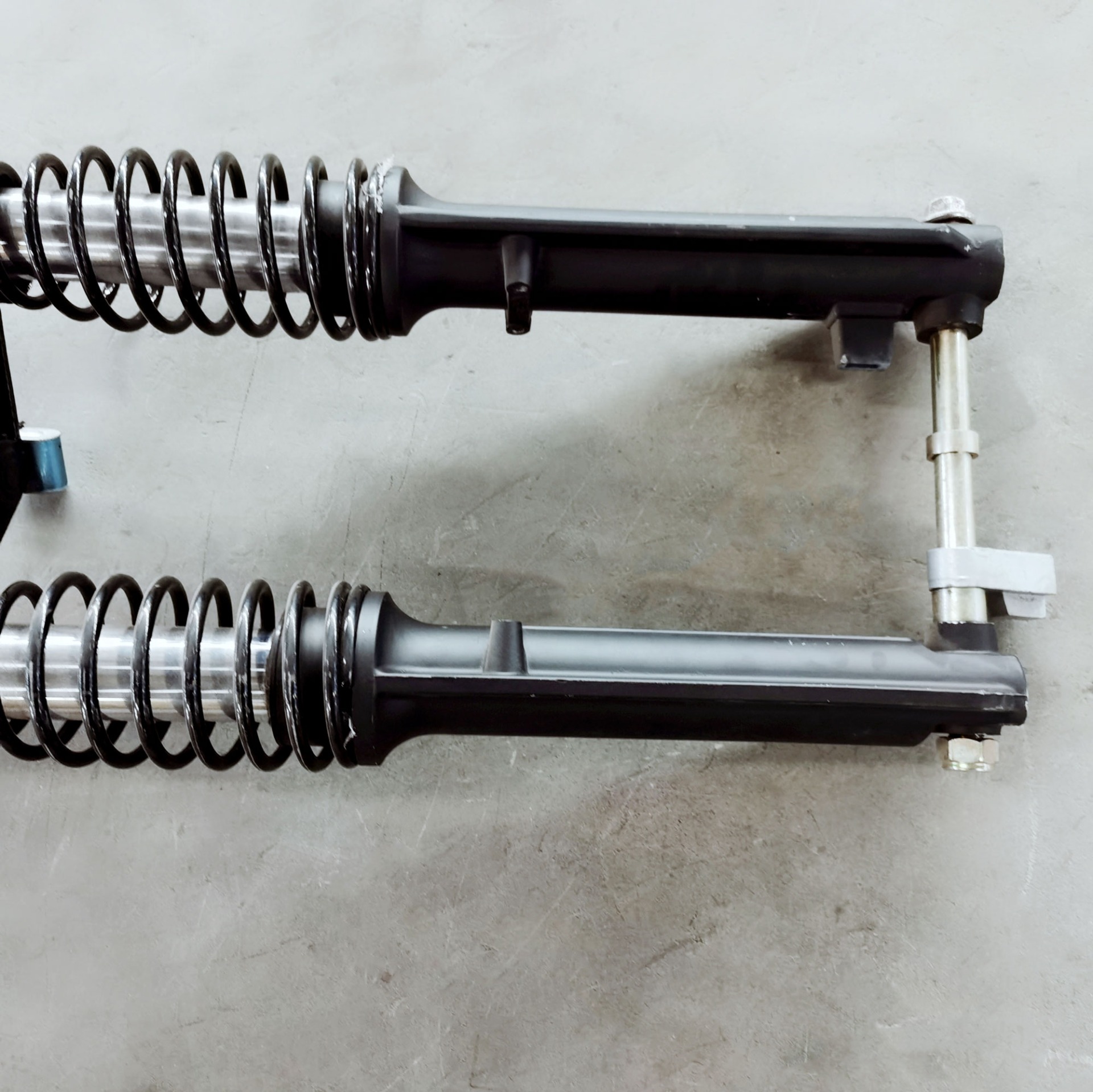 50 Korean hydraulic front shock absorber for DAYANG cargo tricycle  high quality cheap   shock absorber