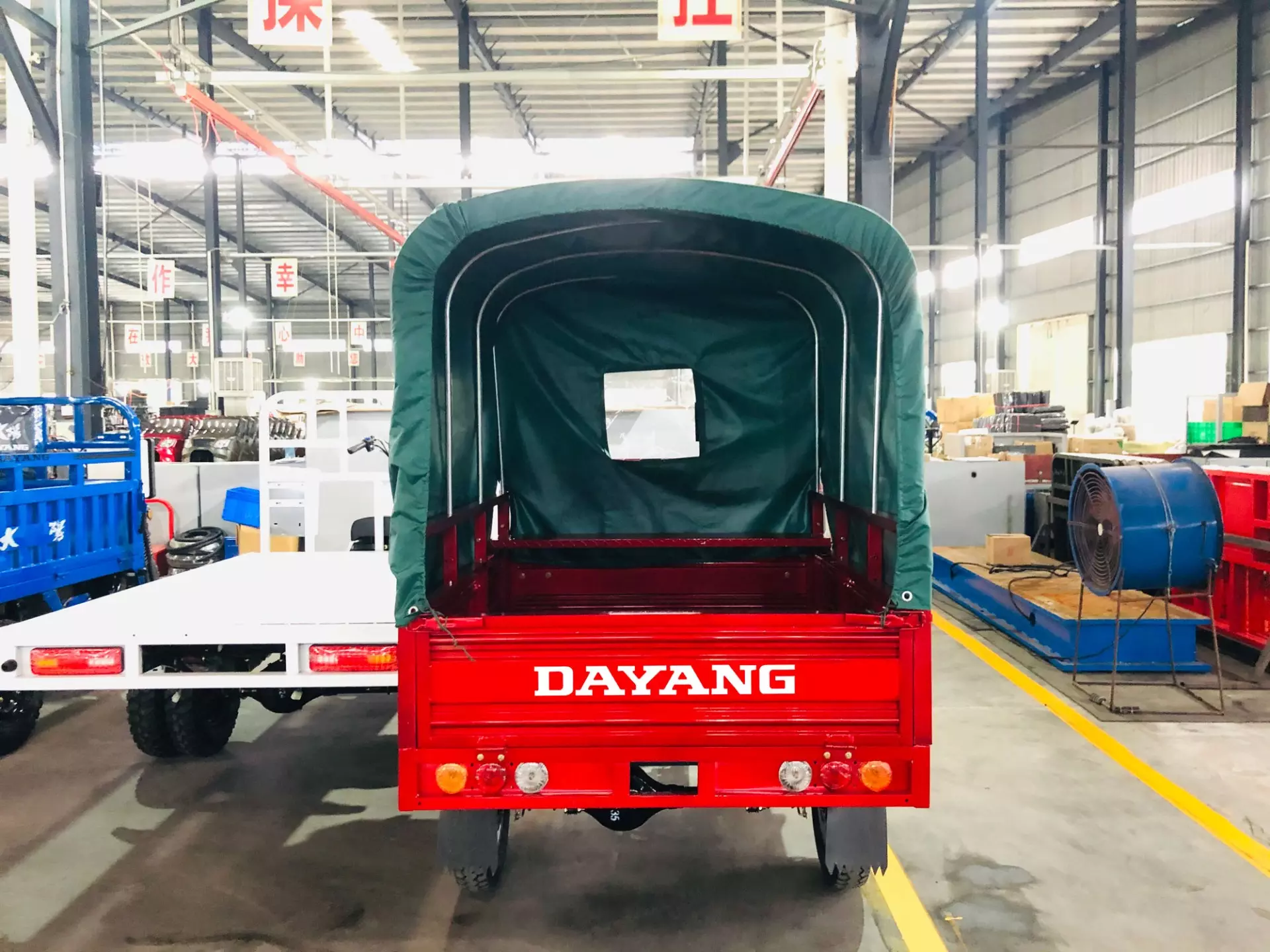 DAYANG 2021 High Quality DY-P1 Hot selling cargo Tarpaulin  tricycle models with 150cc engine OEM factory direct sale wholesale