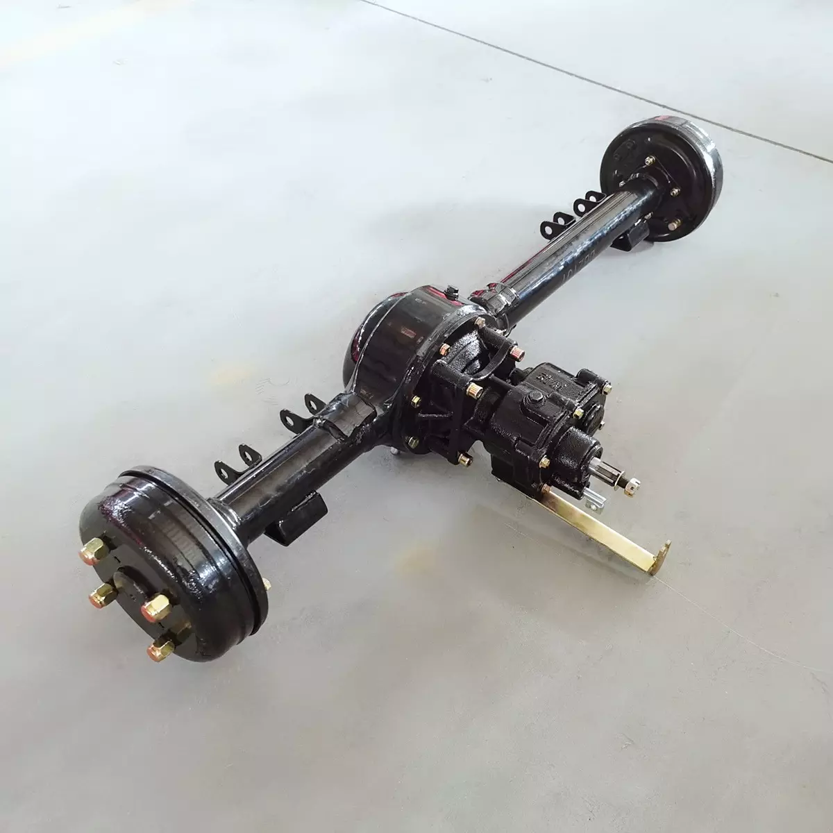 980 Changan Afterburner 180 Drum Rear Axle DAYANG tricycle  Genuine spare parts for three wheels motorcycle rear axle