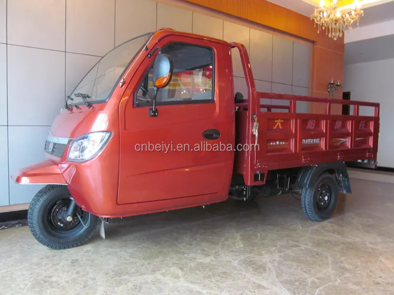 China BeiYi DaYang Brand Cheap Enclosed cabin cargo 3 wheel motorcycle trike bike wagon van tricycle