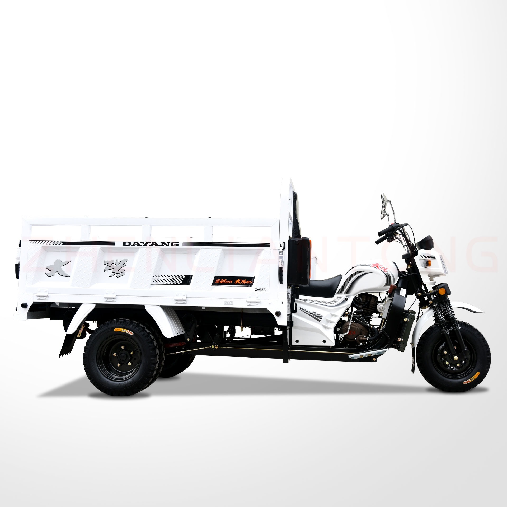 Popular Small Cargo Open Body Type transport tricycle with motor and cargo box price motorized tricycles
