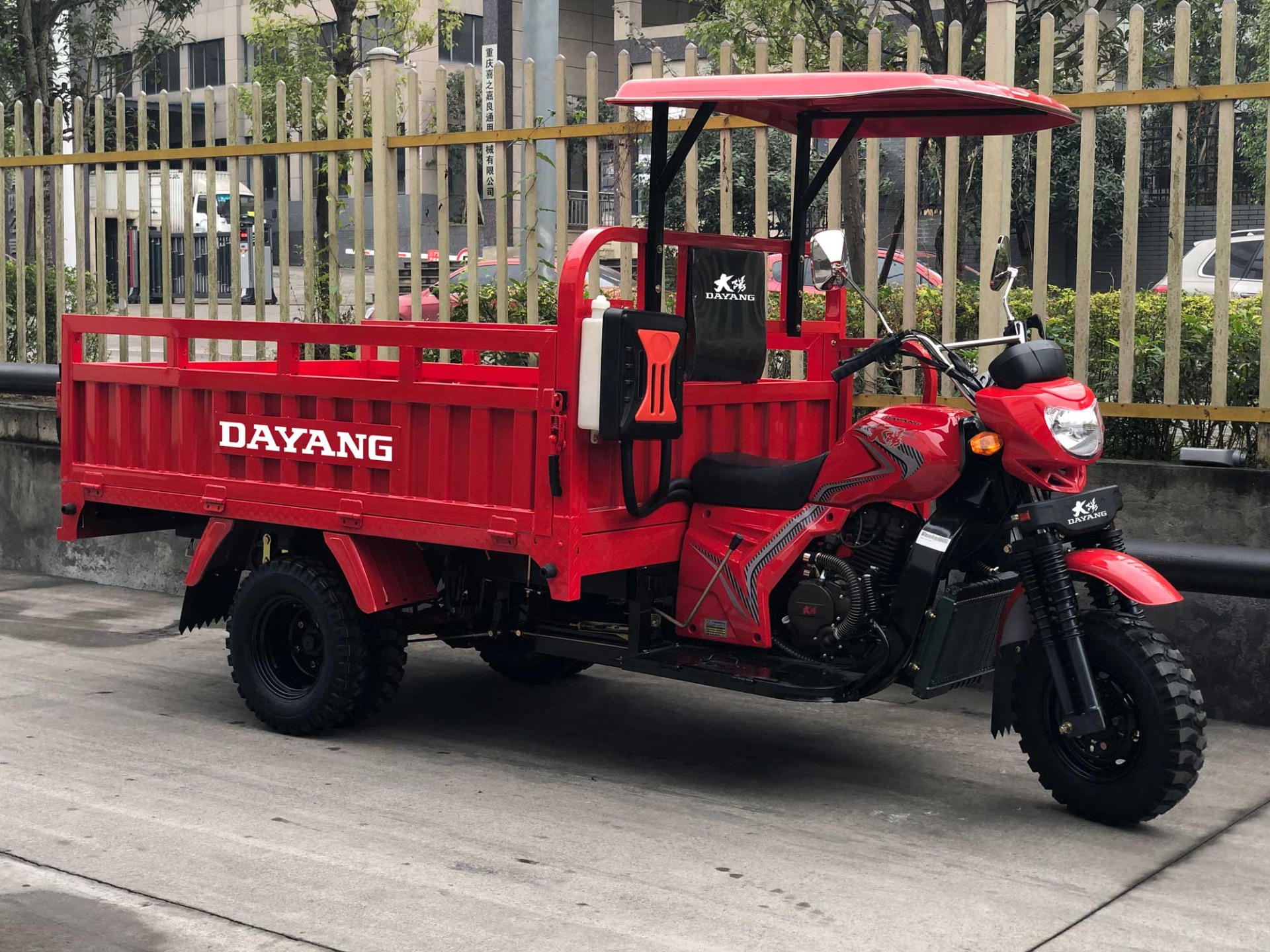 Hight Quality 350cc Motorcycle Tricycle 3Wheel heavy loading truck Cargo Tricycle for Adult Power Engine water-cooled Drum Brake