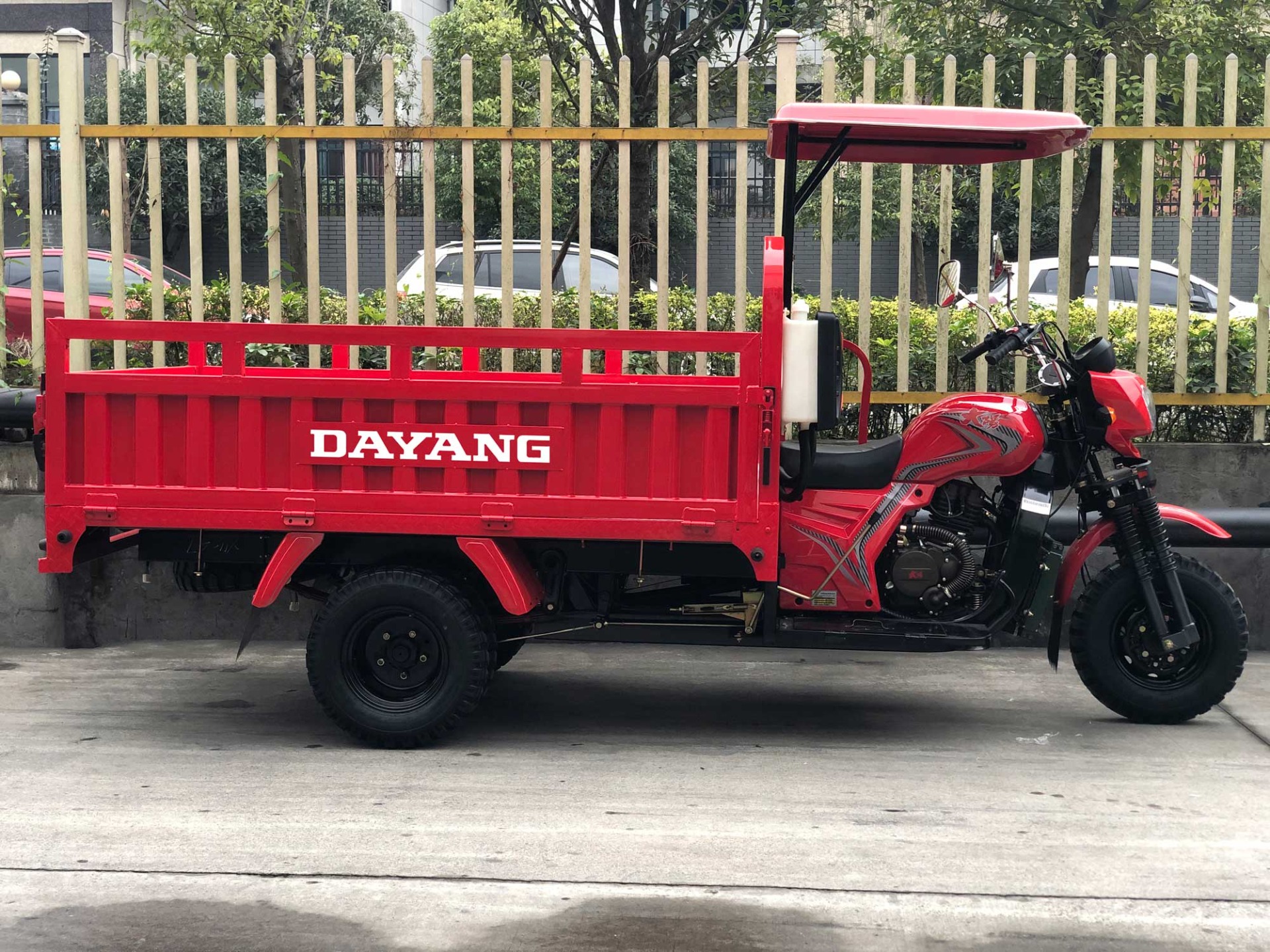 Hight Quality 350cc Motorcycle Tricycle 3Wheel heavy loading truck Cargo Tricycle for Adult Power Engine water-cooled Drum Brake