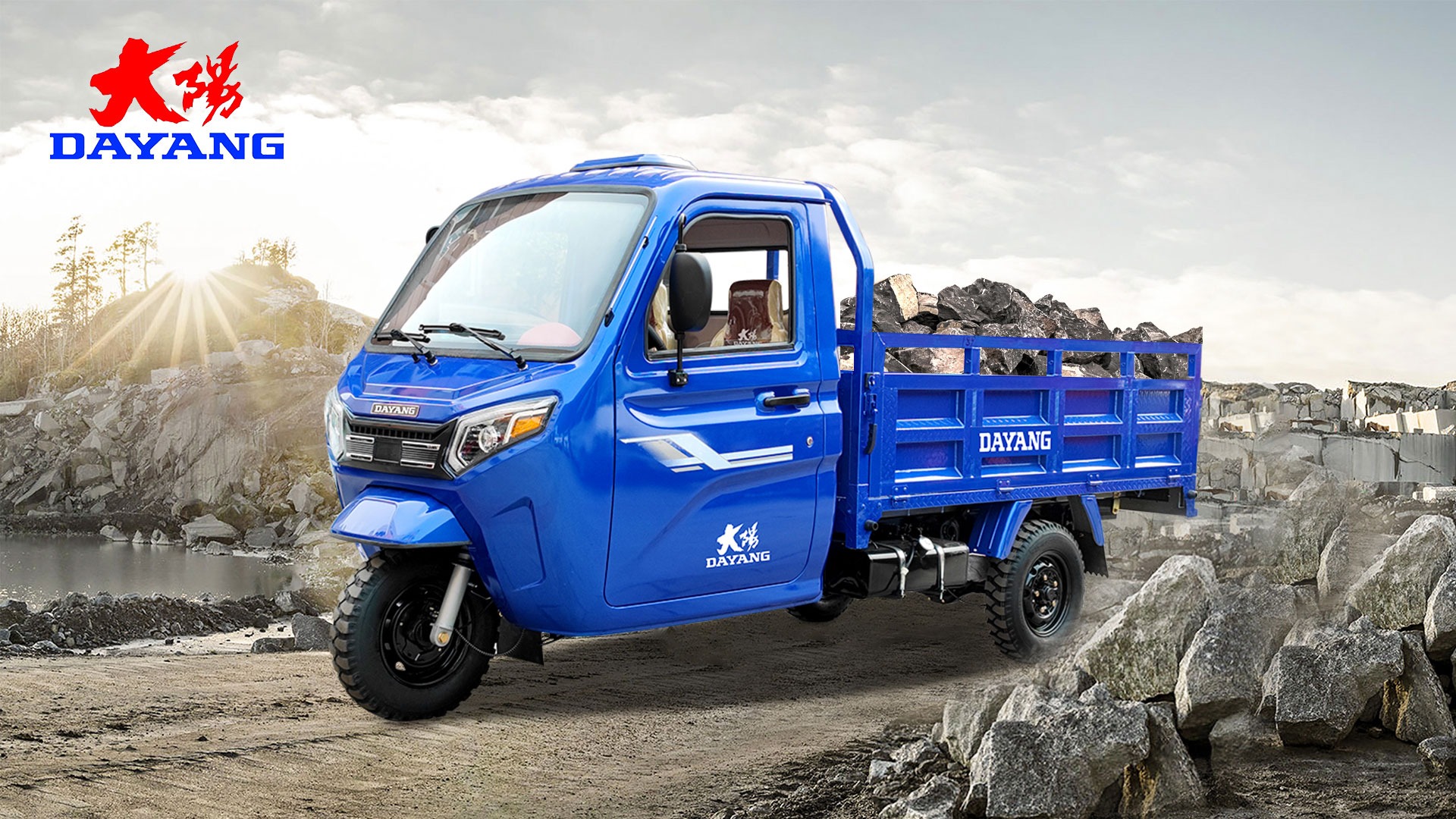 Enclosed cabin heavy loading tricycle with powerful engine 300CC 350CC and big cargo truck tricycle